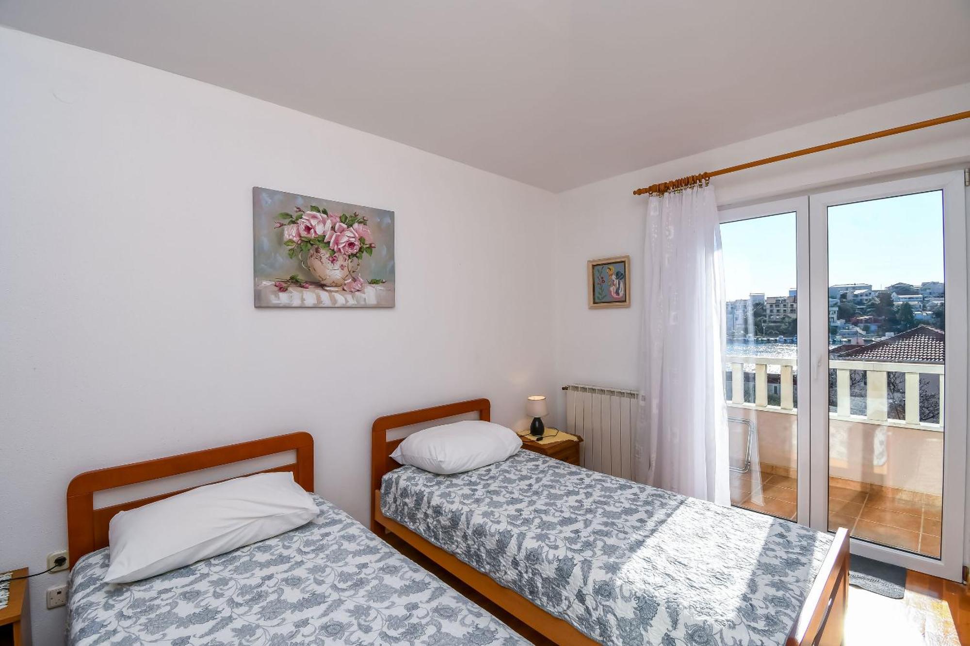 Apartments Vesna Сегет-Враниця Екстер'єр фото