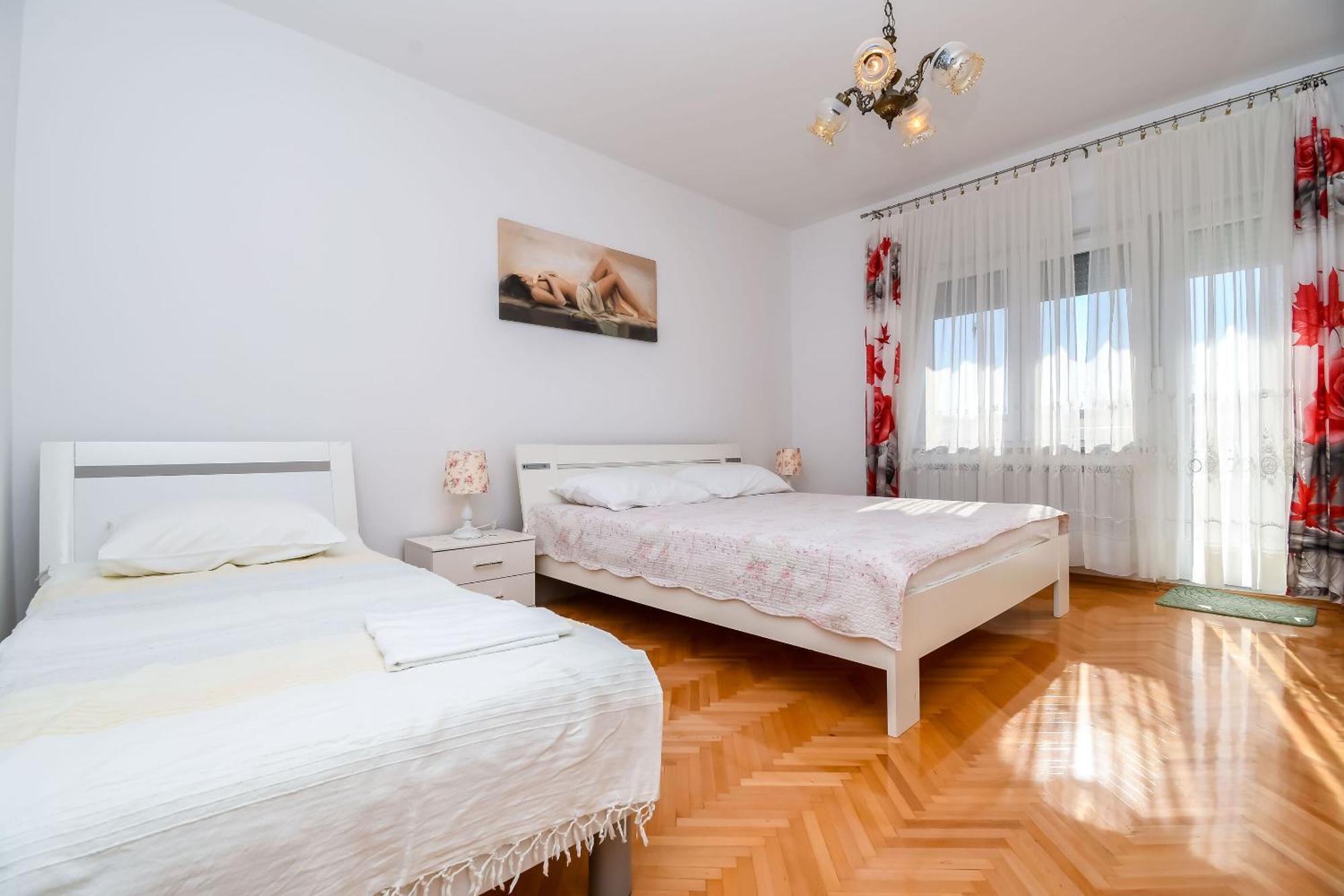 Apartments Vesna Сегет-Враниця Екстер'єр фото