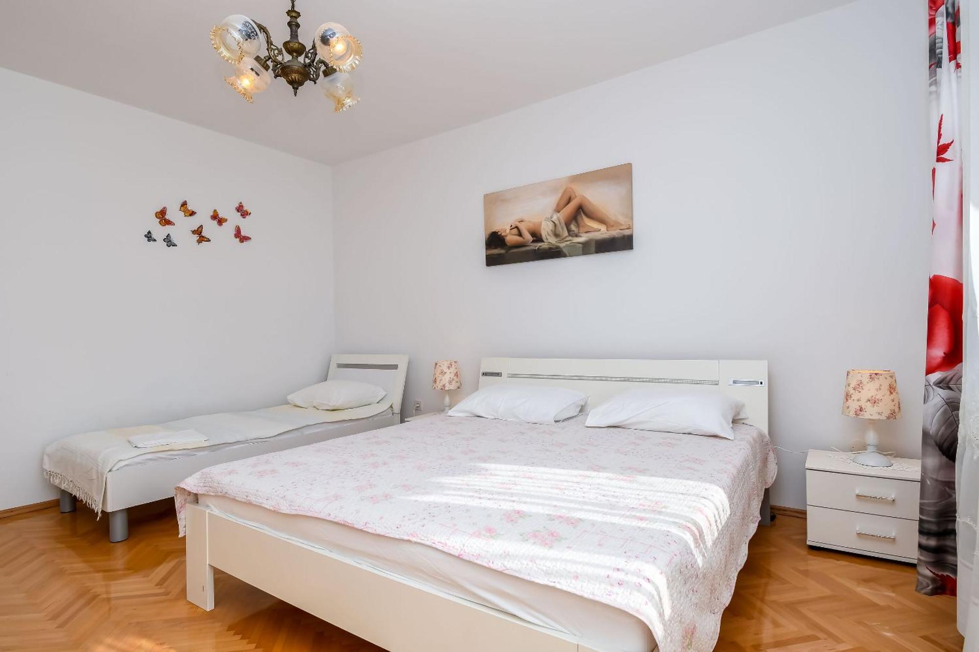 Apartments Vesna Сегет-Враниця Екстер'єр фото