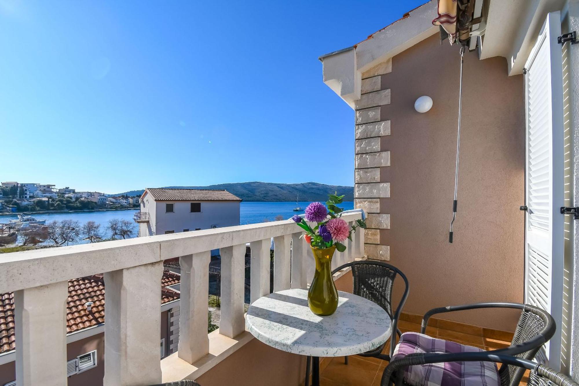Apartments Vesna Сегет-Враниця Екстер'єр фото