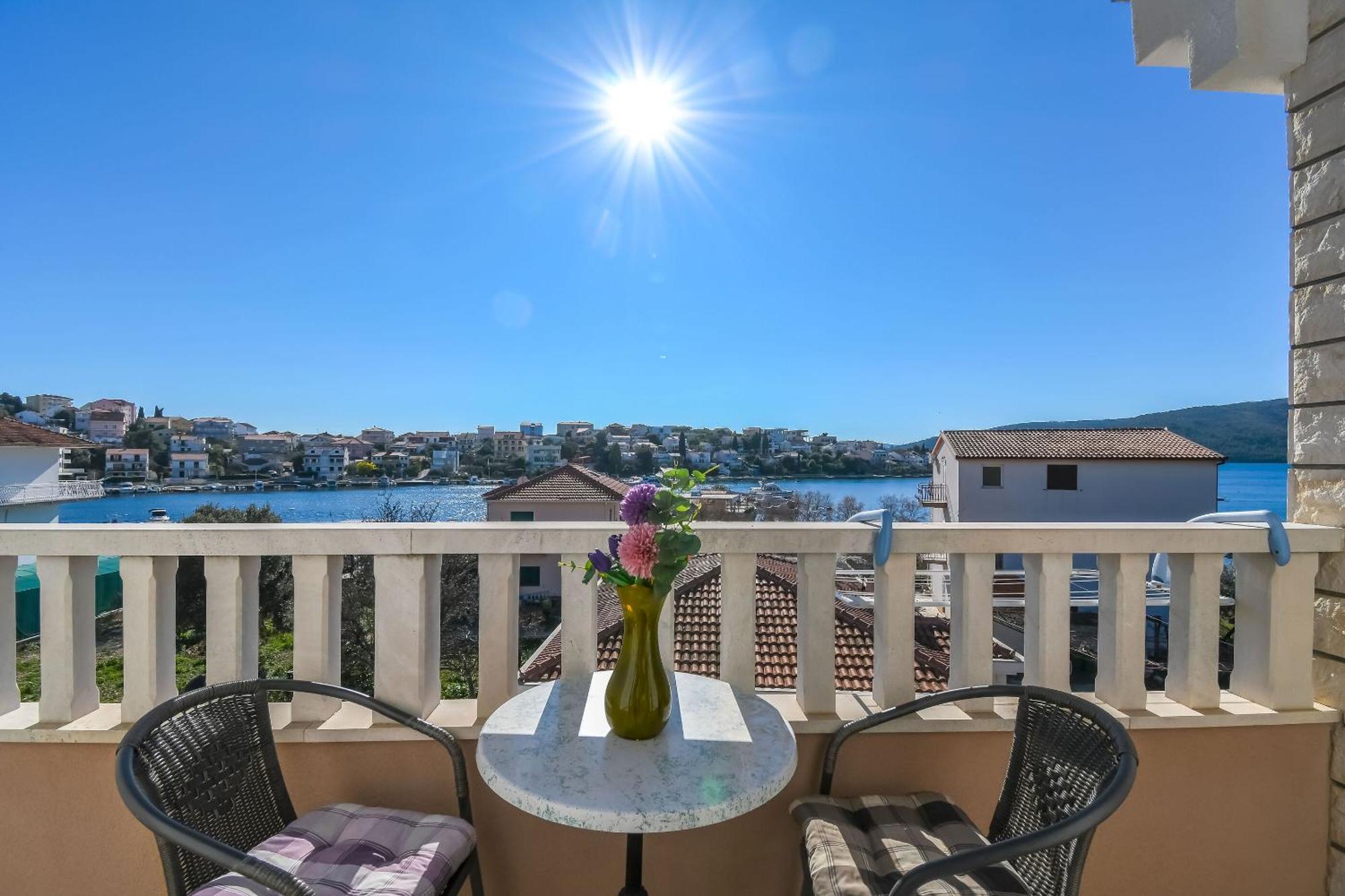 Apartments Vesna Сегет-Враниця Екстер'єр фото